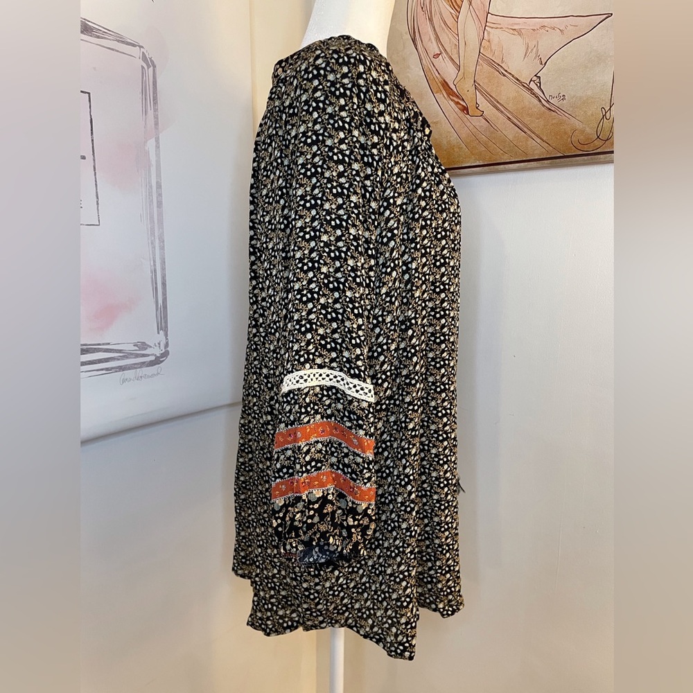 Mason & Belle 3/4 Sleeves Blouse with Tassel Detail Black with Flowers Size 2X - Picture 8 of 16